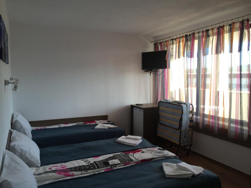 Guest House Hasiendata Pavel Banya Exterior foto